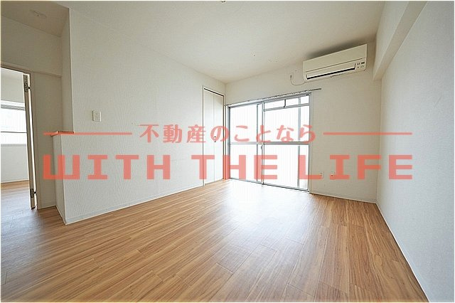 マンションセンチュリー【10,000円キャッシュバック対象物件】の居間・リビング|ゆったりとしたリビングです