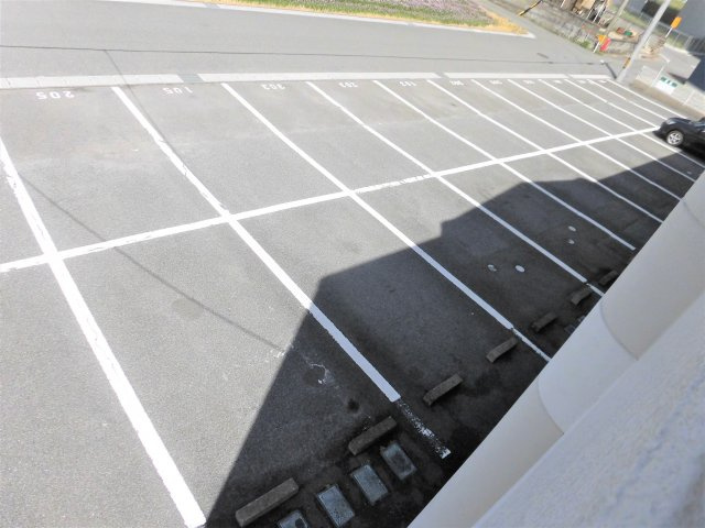 ロイヤルハイツ・廣瀬159の駐車場