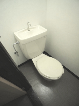 【トイレ】 | グランドハイツ | 洋式の水洗トイレです♪