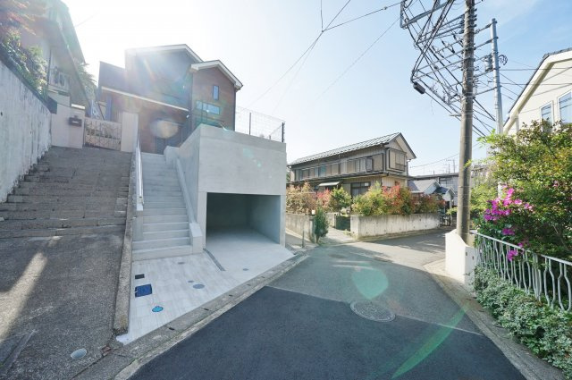 【仲介手数料無料】リビング吹き抜けの開放感のある４ＬＤＫ♪保土ケ谷区川島町　新築戸建ての外観|相鉄線「上星川」駅より徒歩約10分の立地です。