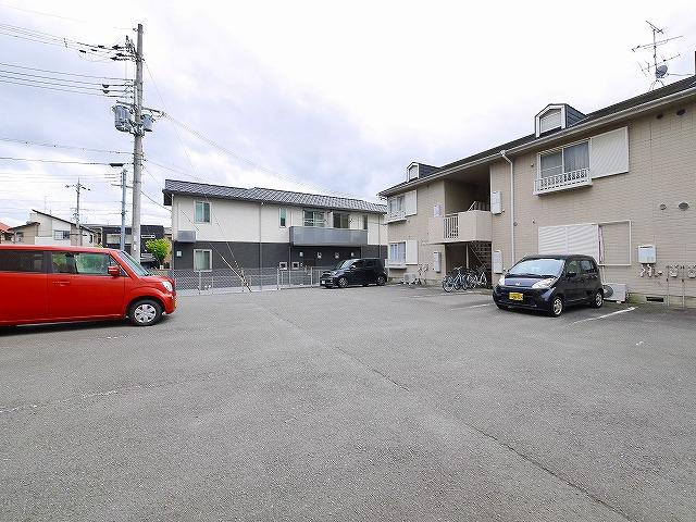グランシャリオ（法華寺町）の駐車場|駐車場があります