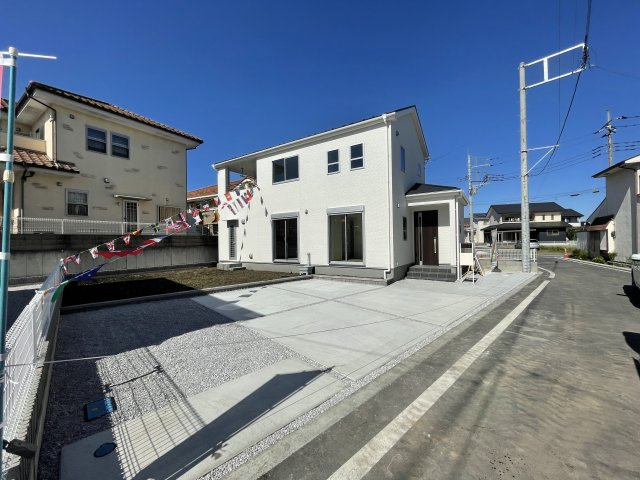 藤岡市藤岡第28（全4棟）1号棟の前面道路含む現地写真