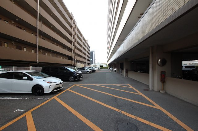 グランピアグーテンハイツ箱崎Vの駐車場