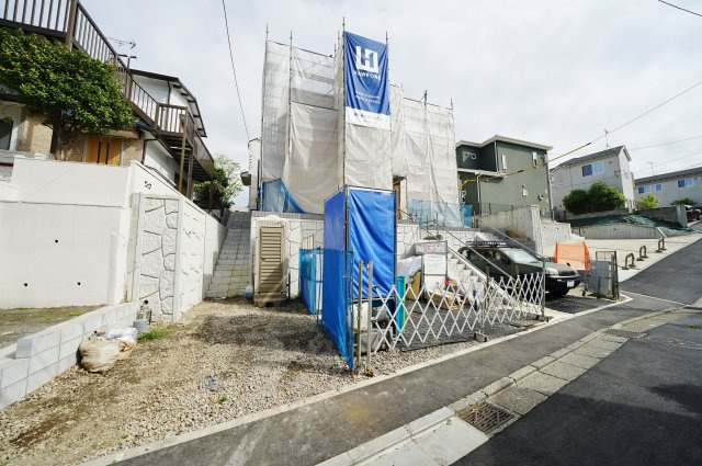 上星川駅徒歩１１分！カースペース２台♪保土ケ谷区仏向町　全２棟新築戸建て　の外観