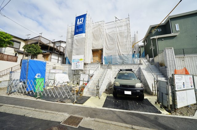 上星川駅徒歩１１分！カースペース２台♪保土ケ谷区仏向町　全２棟新築戸建て　の外観