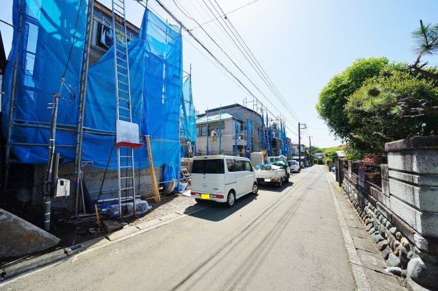 旧分譲地内につき住環境良好♪保土ケ谷区川島町　全４棟新築戸建ての前面道路含む現地写真