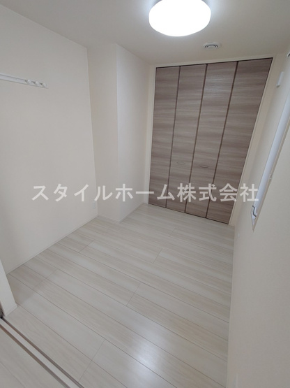【寝室】 | 秋桜 | 別部屋写真です。