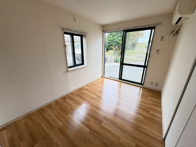 石橋ハイツＢ棟の居間・リビング