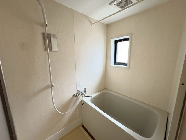 石橋ハイツＢ棟の浴室