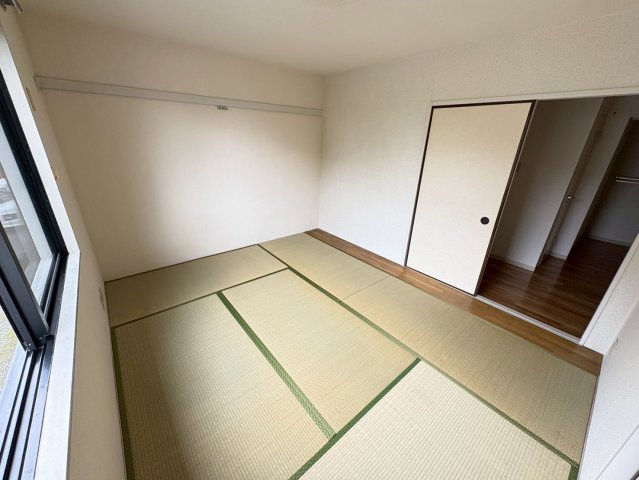 石橋ハイツＢ棟の和室