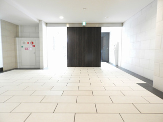 【エントランス】