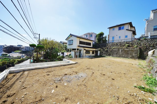ご家族のプライバシーを考慮した2階リビング♪保土ケ谷区法泉2丁目　新築戸建ての外観|高台につき明るく風通し良好です。