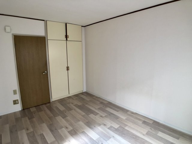 アベニュー藤　(近大　一人暮らし)の洋室