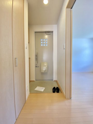 【玄関】 | シャーメゾン新堂Ⅲ