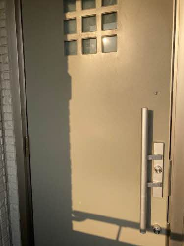 デントハウスの玄関