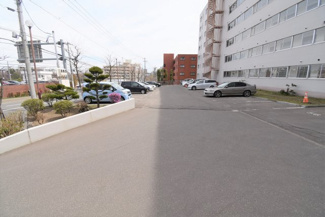 【駐車場】