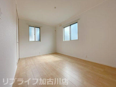 【寝室】 | コンフォールいなみの　(太陽光発電入居者還元型) | 写真は202　左右反転