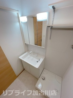 【洗面所】 | コンフォールいなみの　(太陽光発電入居者還元型) | 写真は202　左右反転