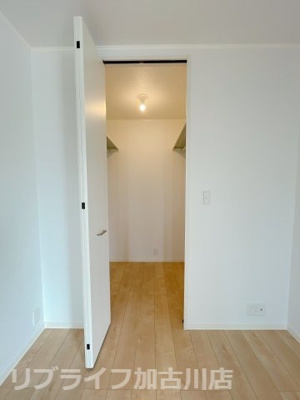 【収納】 | コンフォールいなみの　(太陽光発電入居者還元型) | 写真は202　左右反転