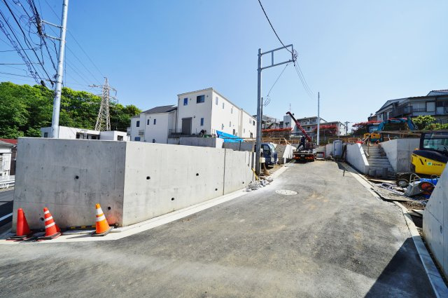 保土ヶ谷駅徒歩１２分！全棟ＬＤＫ１７帖以上♪の外観|高さもあり採光もたっぷりございます。