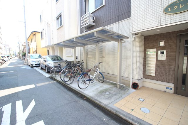 エクレールの駐車場