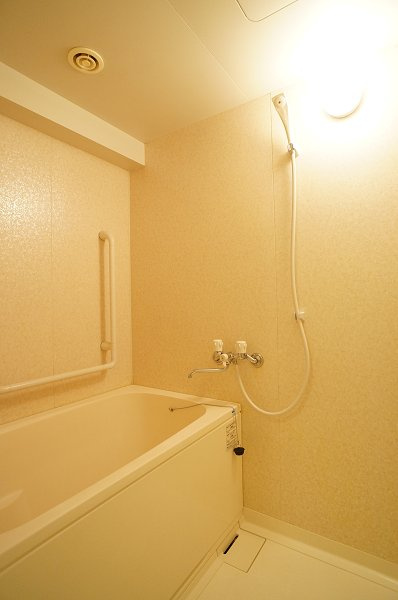 イリップス船堀の浴室|一日の疲れを癒すのはやっぱりお風呂ですね♪追焚きあり♪