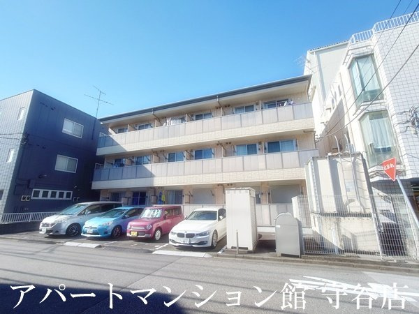 第二AMビルの駐車場