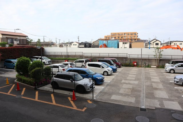ライオンズガーデン薬園台の駐車場|現在、空き無し　使用料月額9,000円～10,000円
