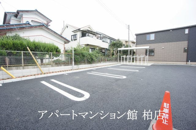 ディーセントⅠの駐車場