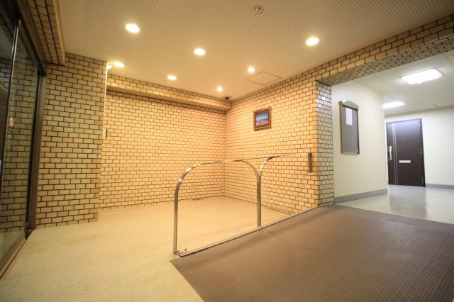 【エントランス】