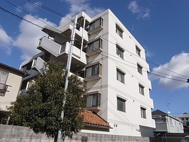 甲南タマタニマンションの外観