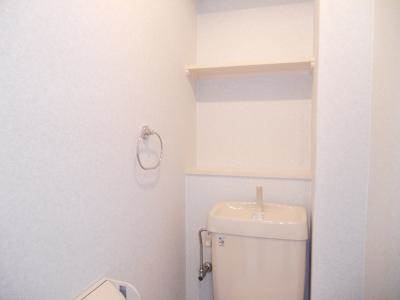 ベラジオ四条堀川の内装|トイレ上部棚