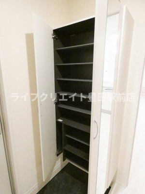 【玄関】 | アグノスエーナ | ※2号室タイプの写真です。