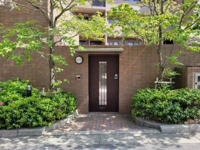 【エントランス】 | 夙川ソルステージュ | 緑の映えるサブエントランス