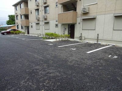 【駐車場】 | ラッフルズ