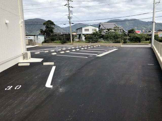 グランクレージュ有田川　A棟の駐車場