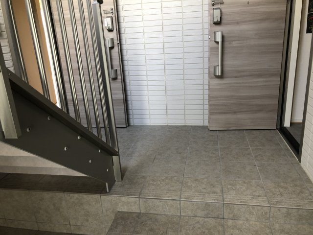グランクレージュ有田川　A棟のエントランス