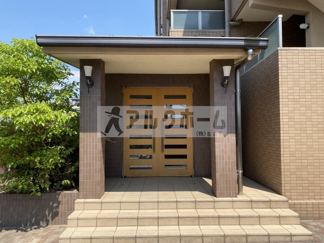 ガーデンパレス久宝寺のエントランス