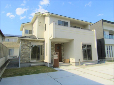 【外観】 | ブルーミングガーデン　南アルプス市加賀美 | 【新築戸建・南アルプス市加賀美】全1棟
土地面積：67.69坪　建物面積：33.43坪