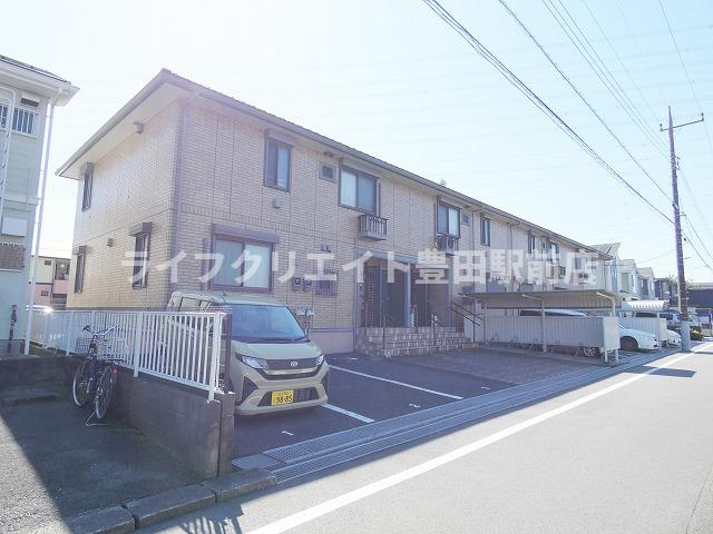 アネシス平山の駐車場