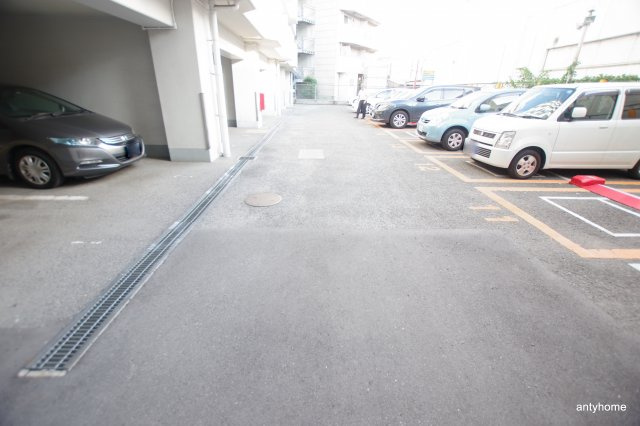 JMRレジデンス新大阪(旧:メロディハイム新大阪)　仲介手数料無料の駐車場