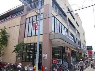 ユニクロ上池台店まで582m