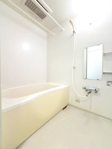 コンフォーティア市川の浴室