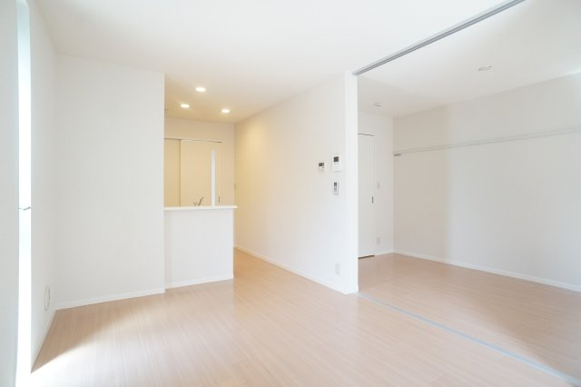 コンフォーティア市川の居間・リビング