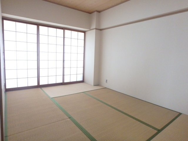 エイシン長栄寺ビルの和室