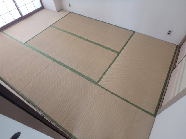 エイシン長栄寺ビルの和室