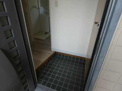 【玄関】 | サンパレスF