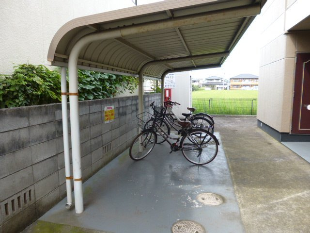 エステート山下のその他共用部分|自転車置き場