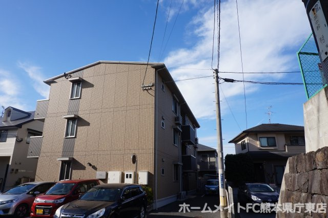 熊本市中央区帯山１丁目のアパートの外観