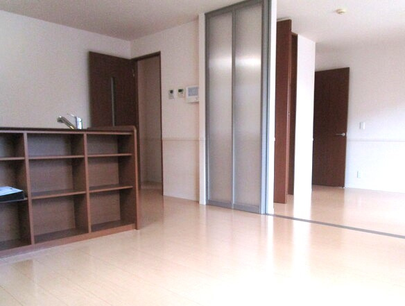 熊本市中央区帯山１丁目のアパートの居間・リビング